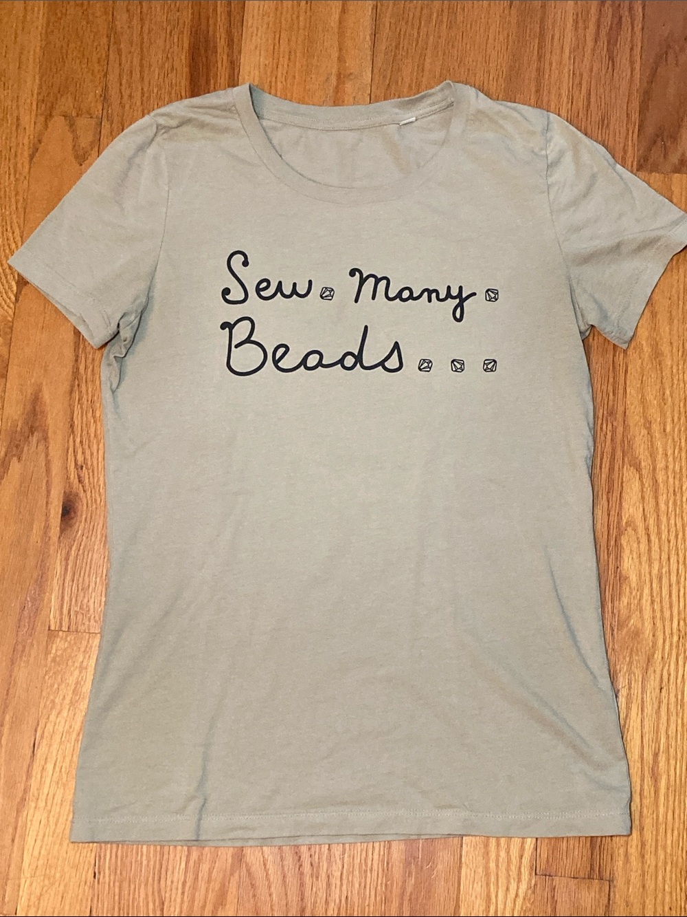 Sew Many Beads 100% Organic Cotton Women's T shirt, Sage Green, Size S